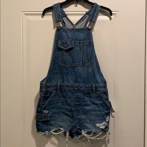 NWT American Eagle women’s short overalls
